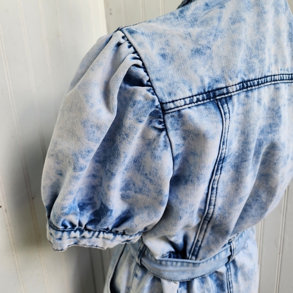 TCEC Womens Blue Light Wash Denim Playsuit Romper Short Sleeve Snap Belted Sz M - Picture 8 of 16